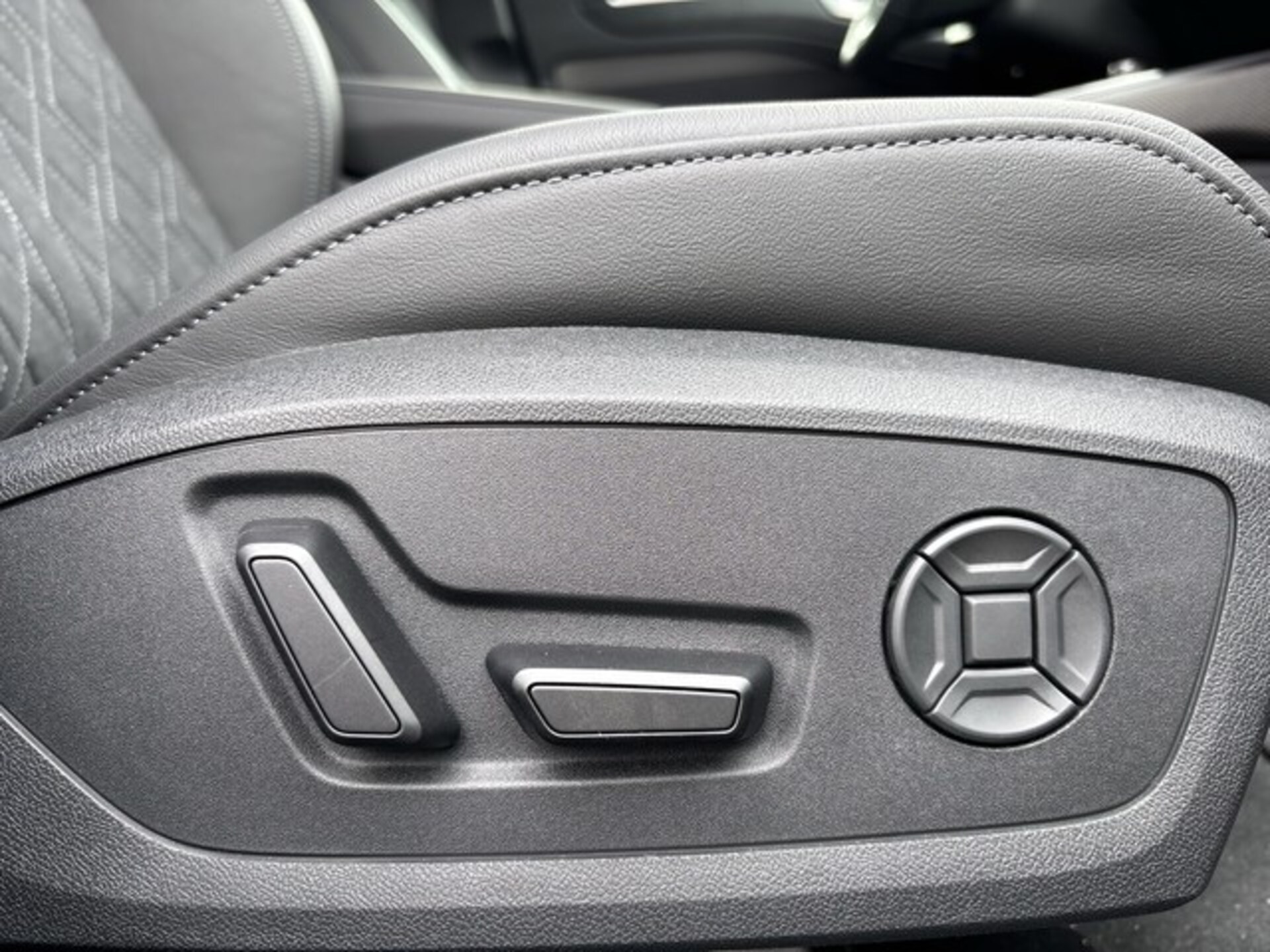 Audi A6 Avant edition one