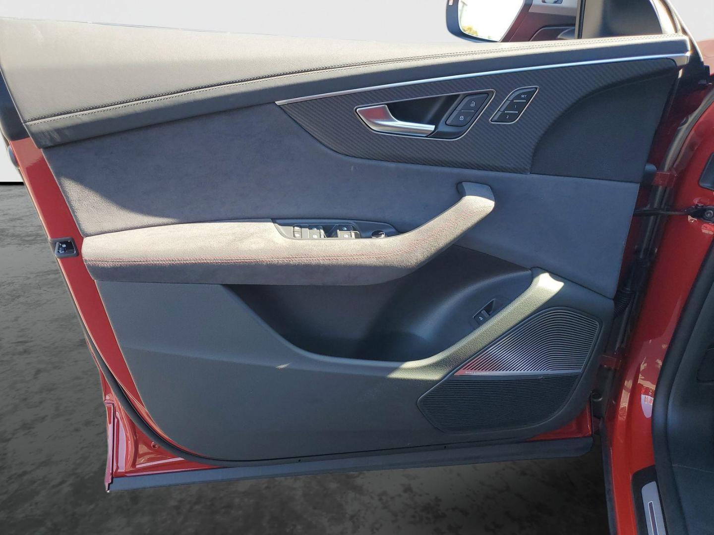 2025 Audi RS Q8 Base - Photo 22