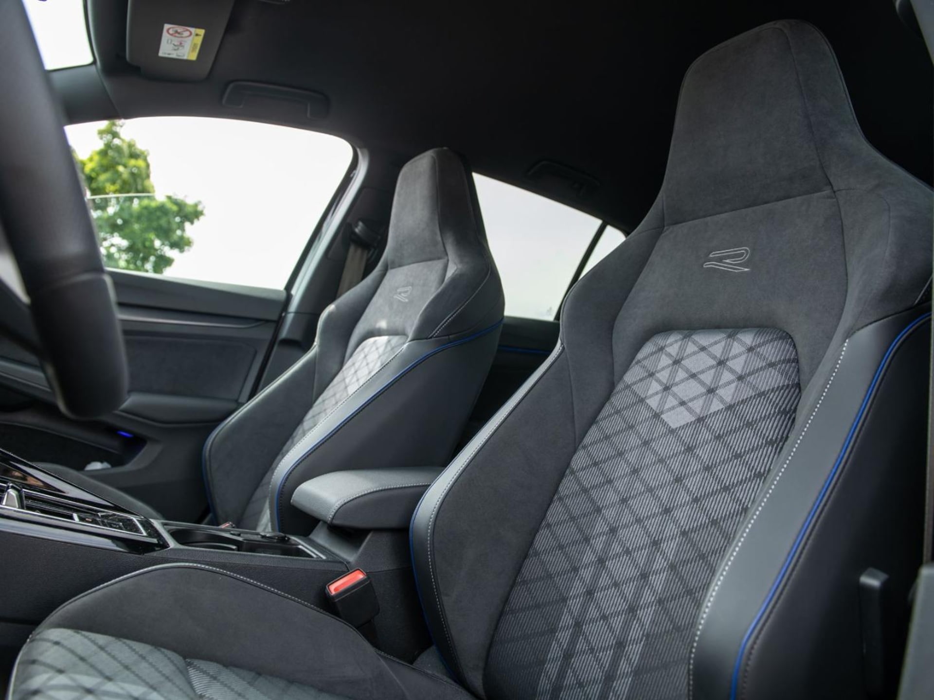 Volkswagen Golf R-Line