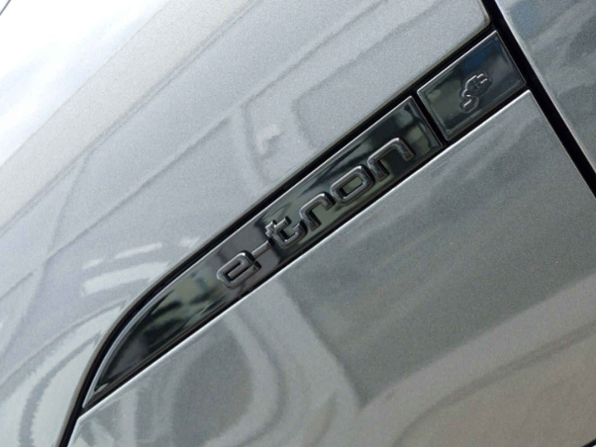 Audi Q8 e-tron S line