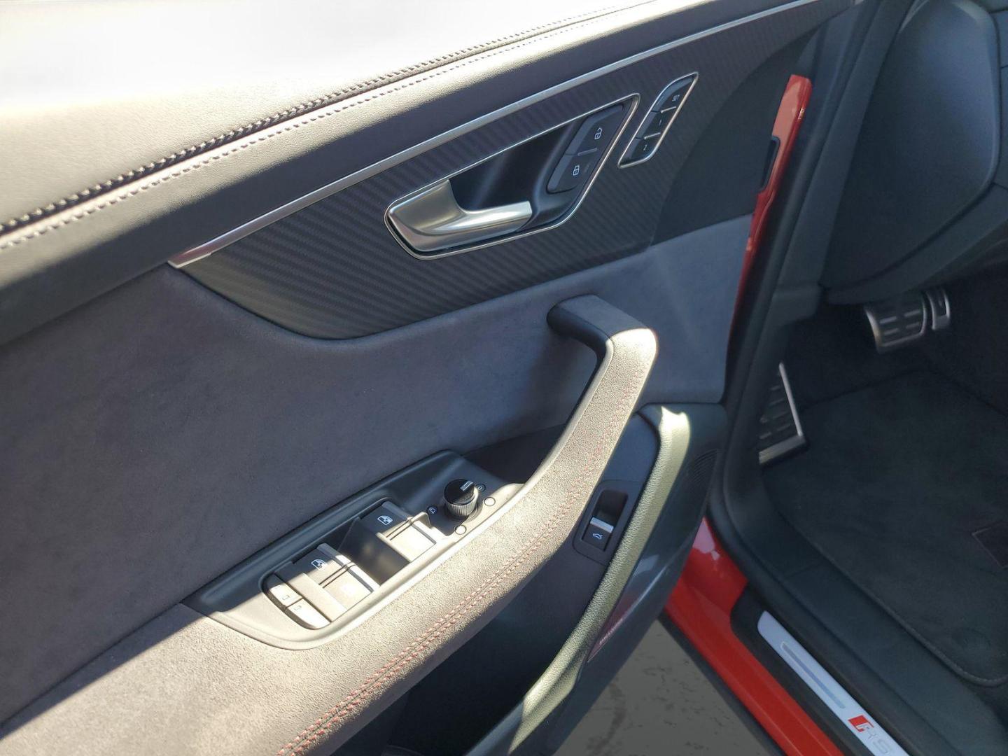 2025 Audi RS Q8 Base - Photo 23