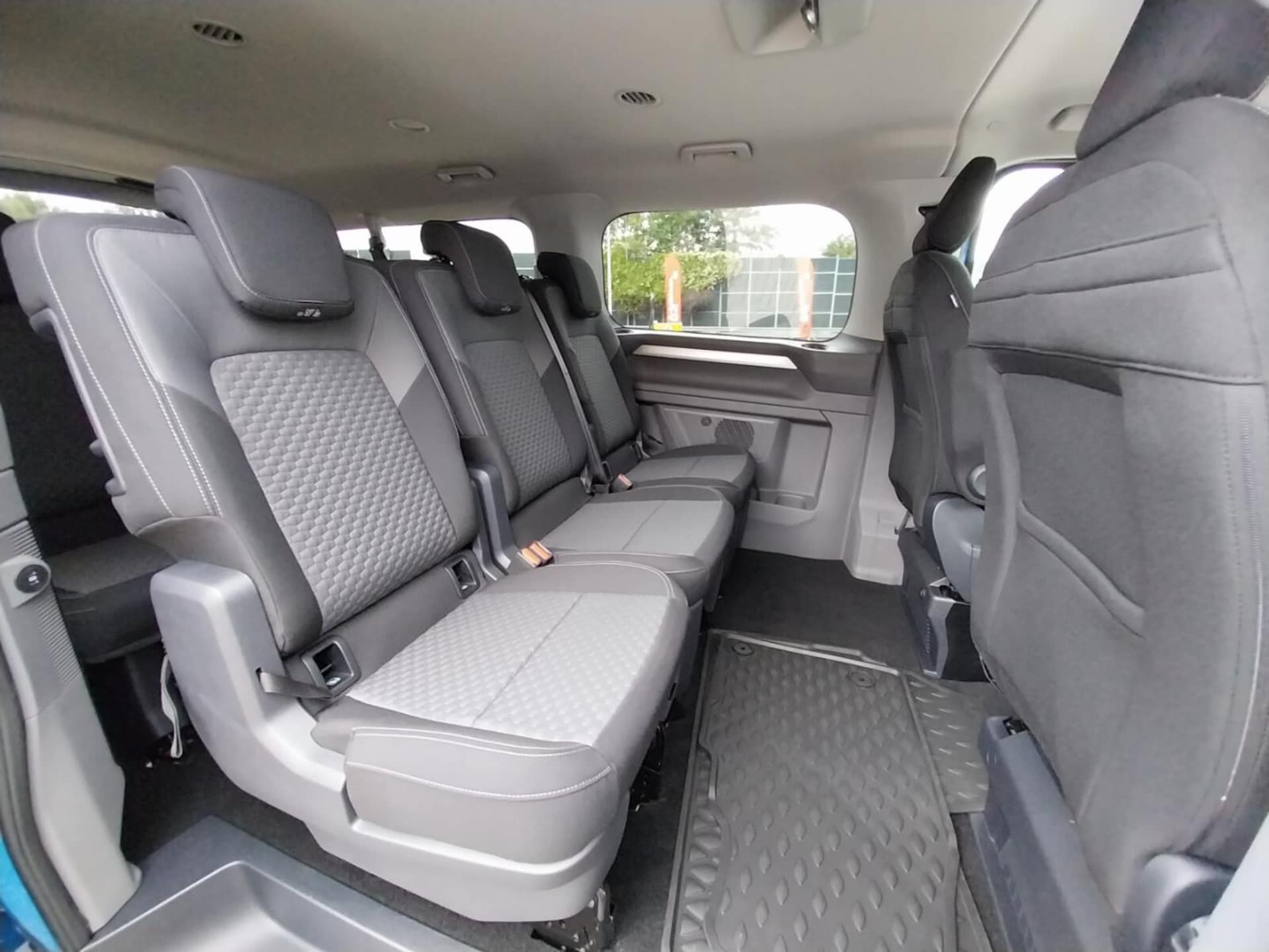 Volkswagen Caravelle długi roztaw osi Life