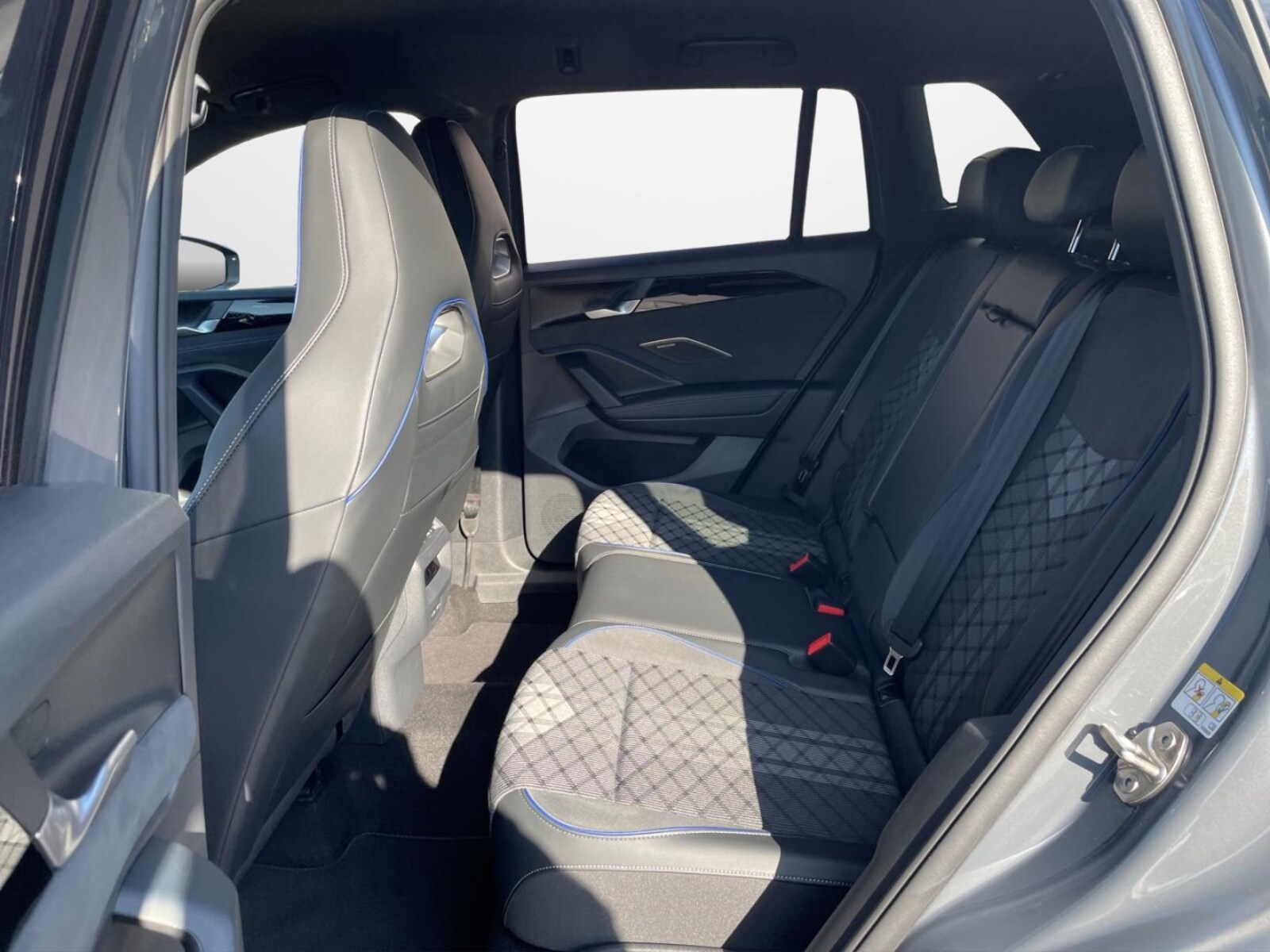 Volkswagen Tiguan – Bild 12