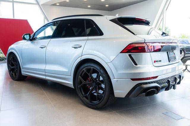 2026 Audi RS Q8 SUV performance