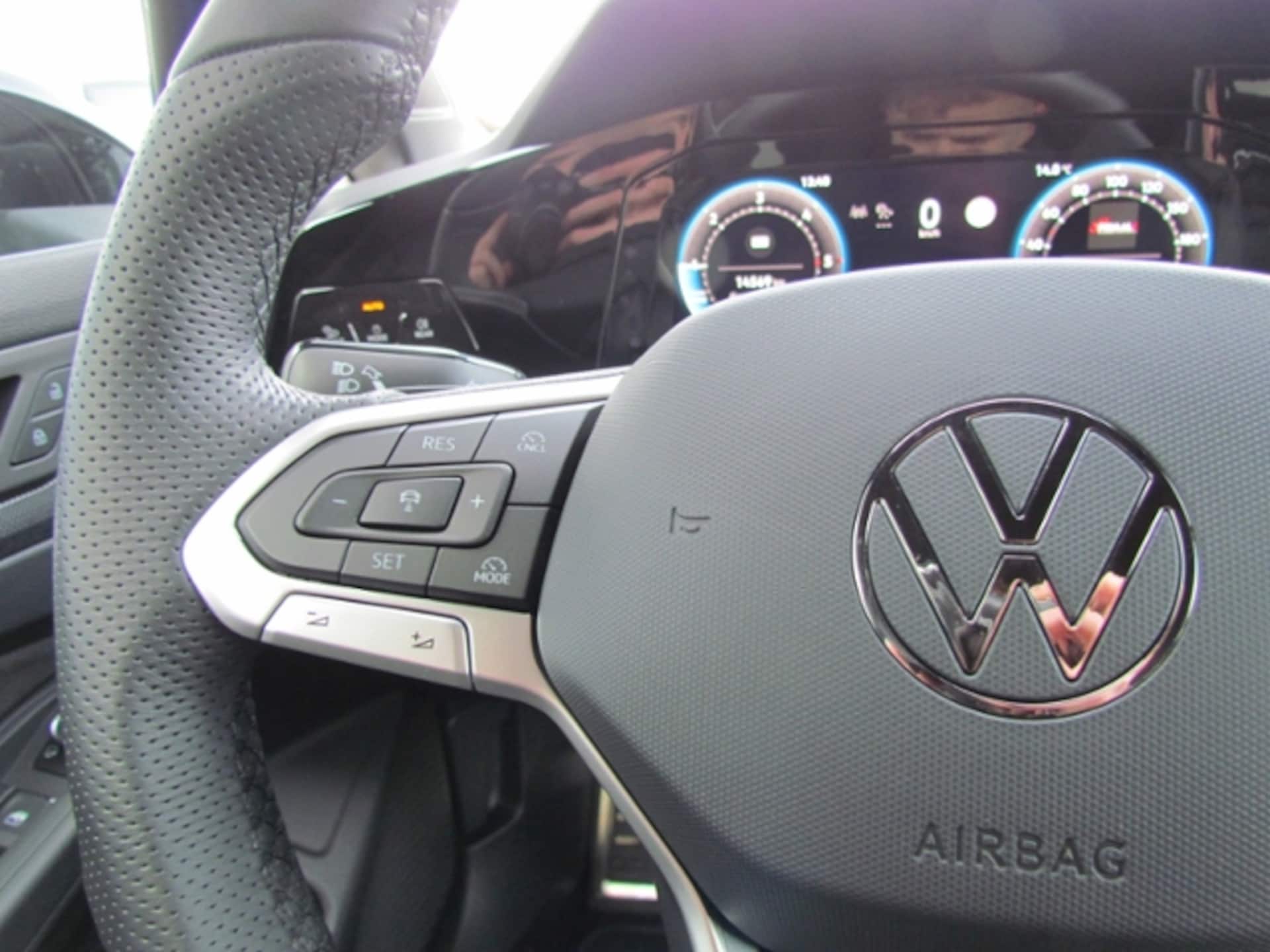 Volkswagen Golf Variant R-Line