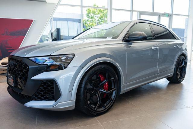 2026 Audi RS Q8 SUV performance