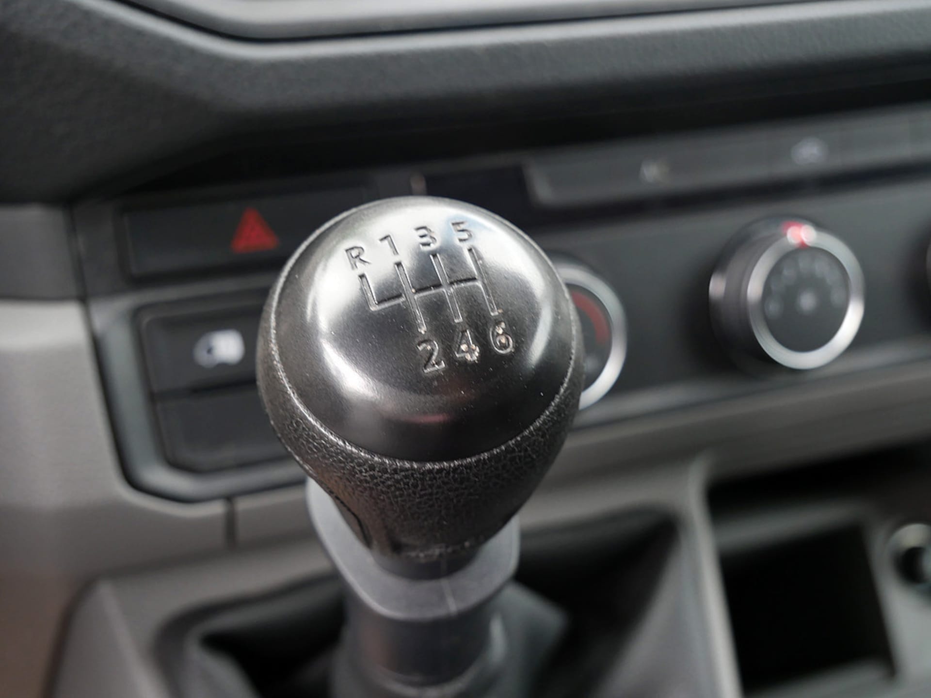 Volkswagen Crafter Kasten langer Radstand