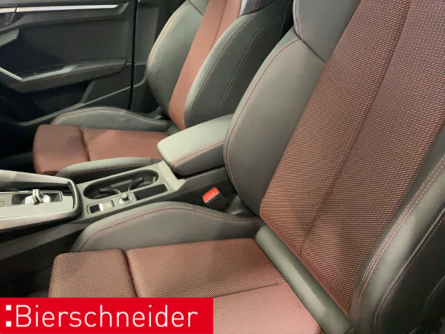 Bild über Audi S3 Sportback TFSI quattro S tronic - für weitere Informationen kontaktieren Sie den Audi Partner