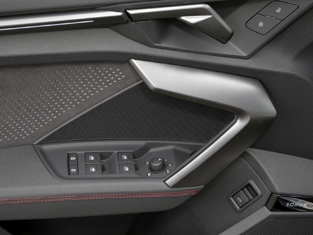 Image about Audi RS 3 Limousine TFSI quattro S tronic