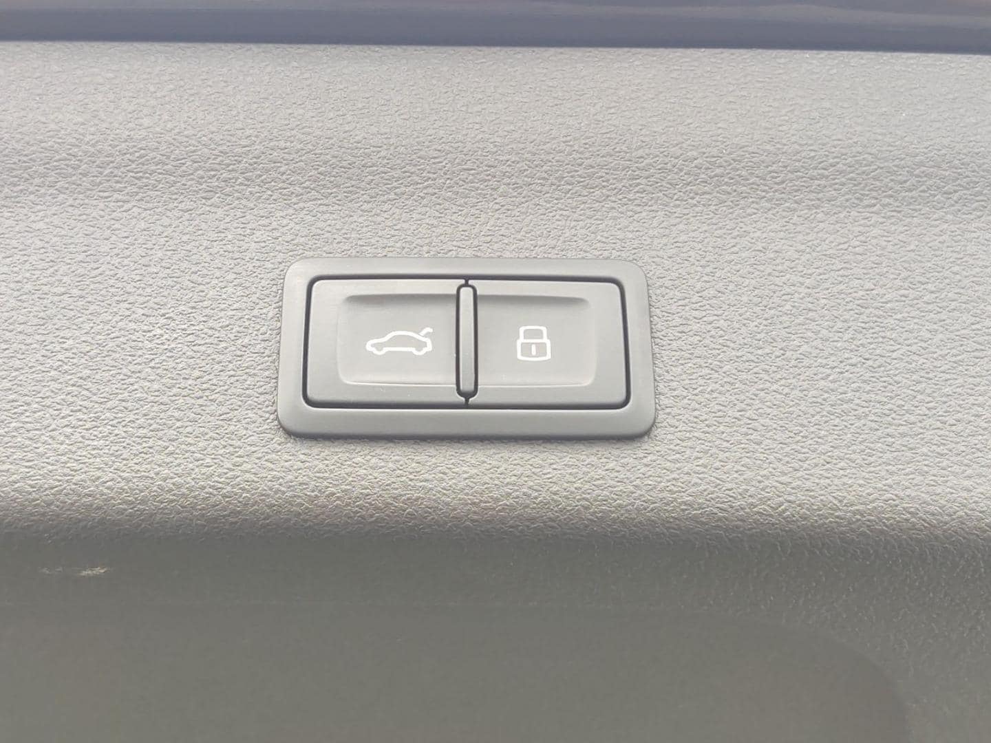 Bild über Audi A6 Avant TFSI e advanced 50 TFSI e quattro S tronic - für weitere Informationen kontaktieren Sie den Audi Partner