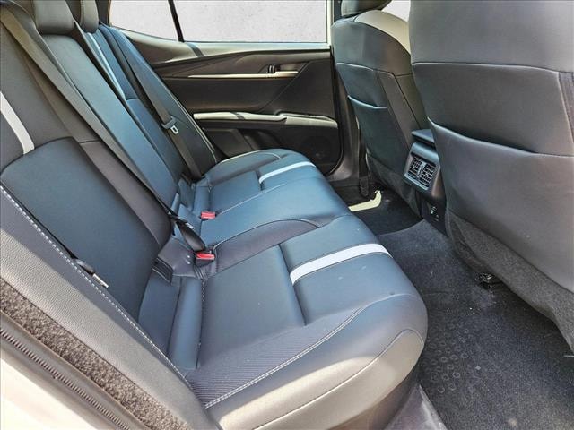 2025 Toyota Camry SE - Photo 18