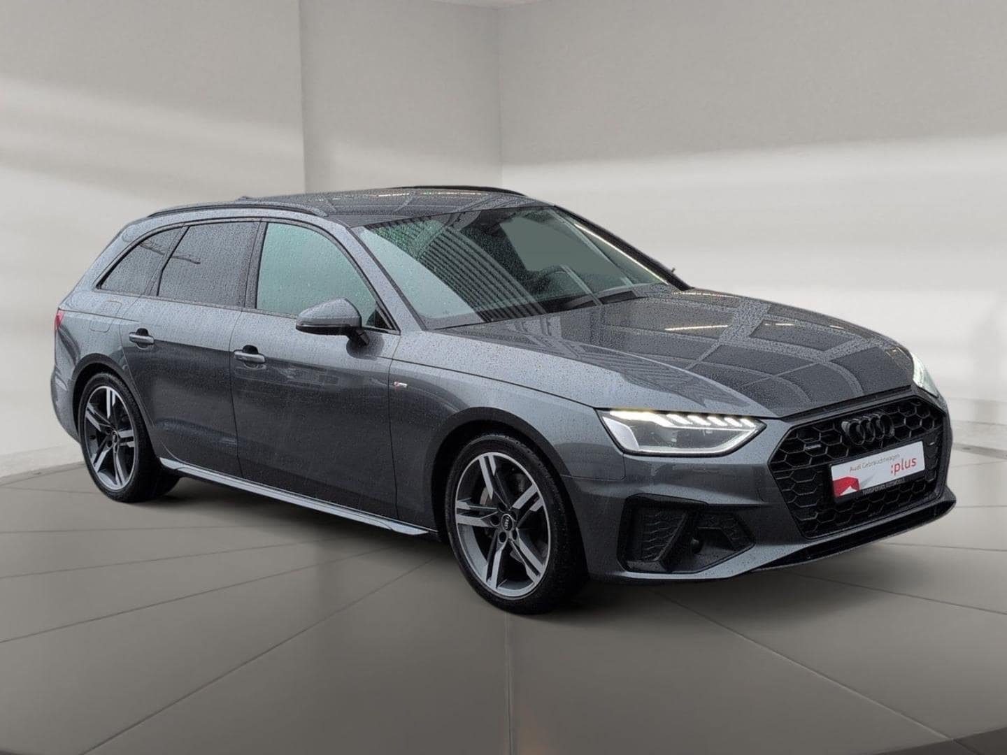 Bild über Audi A4 Avant S line 40 TFSI quattro S tronic - für weitere Informationen kontaktieren Sie den Audi Partner