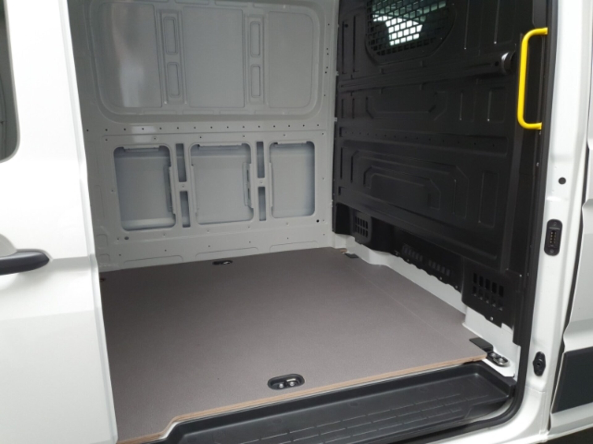 Volkswagen Crafter Kasten mittlerer Radstand