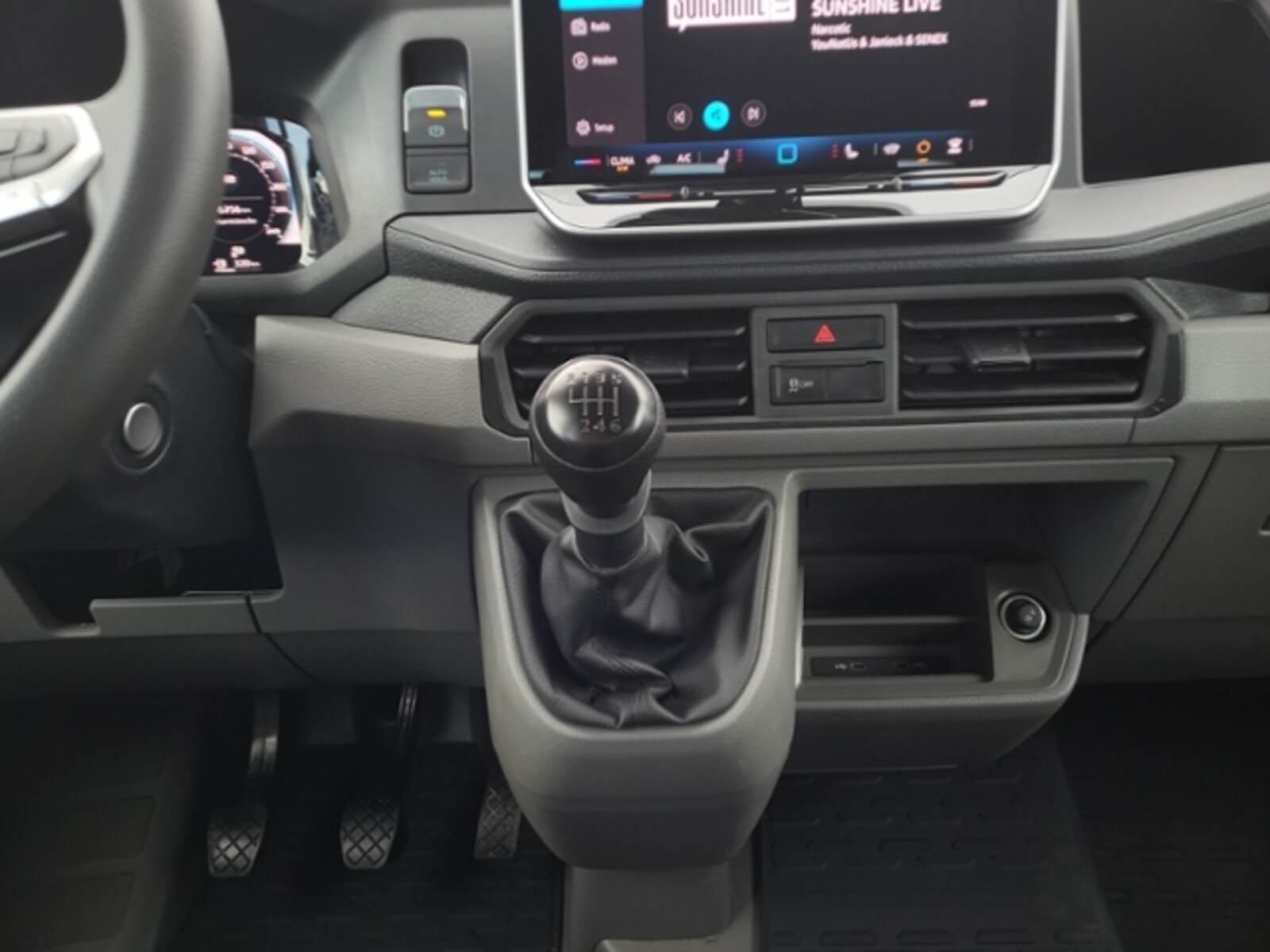 Volkswagen Crafter Doppelkabine langer Radstand – Bild 11