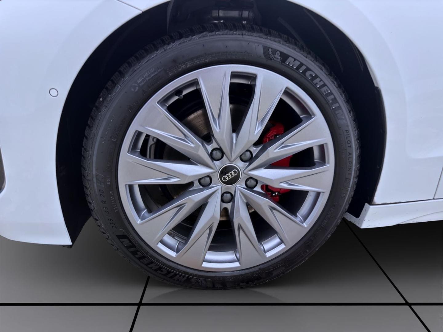 Bild über Audi A6 Avant e-tron e-tron - für weitere Informationen kontaktieren Sie den Audi Partner