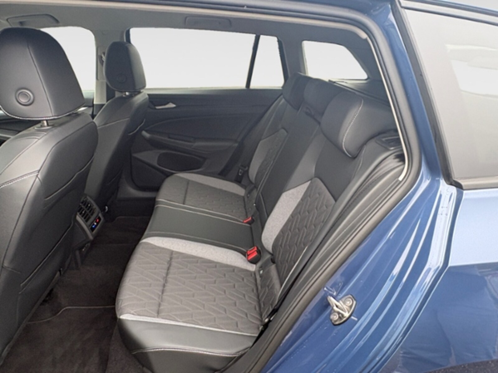 Volkswagen Golf Variant – Bild 9
