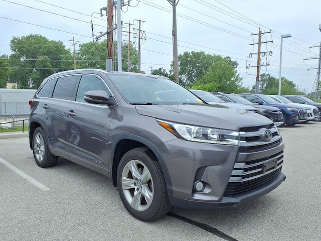 Photo of 2017 Toyota Highlander 