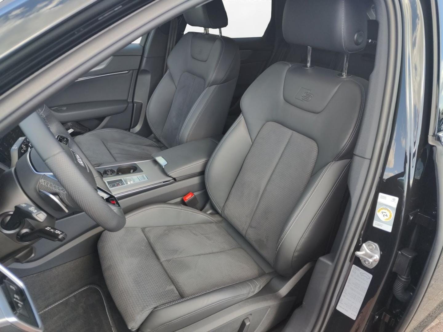 Bild über Audi S6 Avant TDI quattro tiptronic - für weitere Informationen kontaktieren Sie den Audi Partner