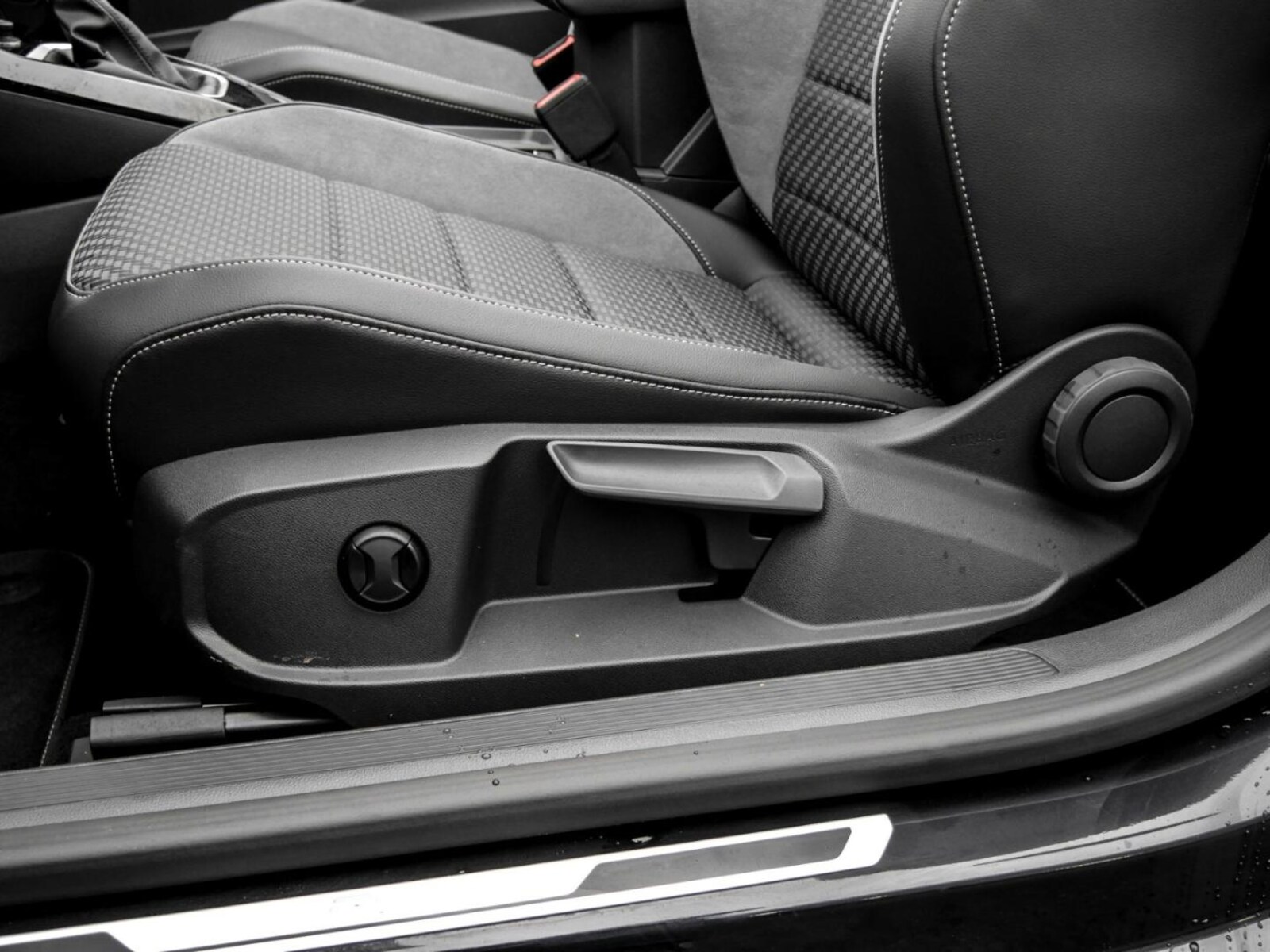 Volkswagen T-Roc Cabriolet – Bild 15