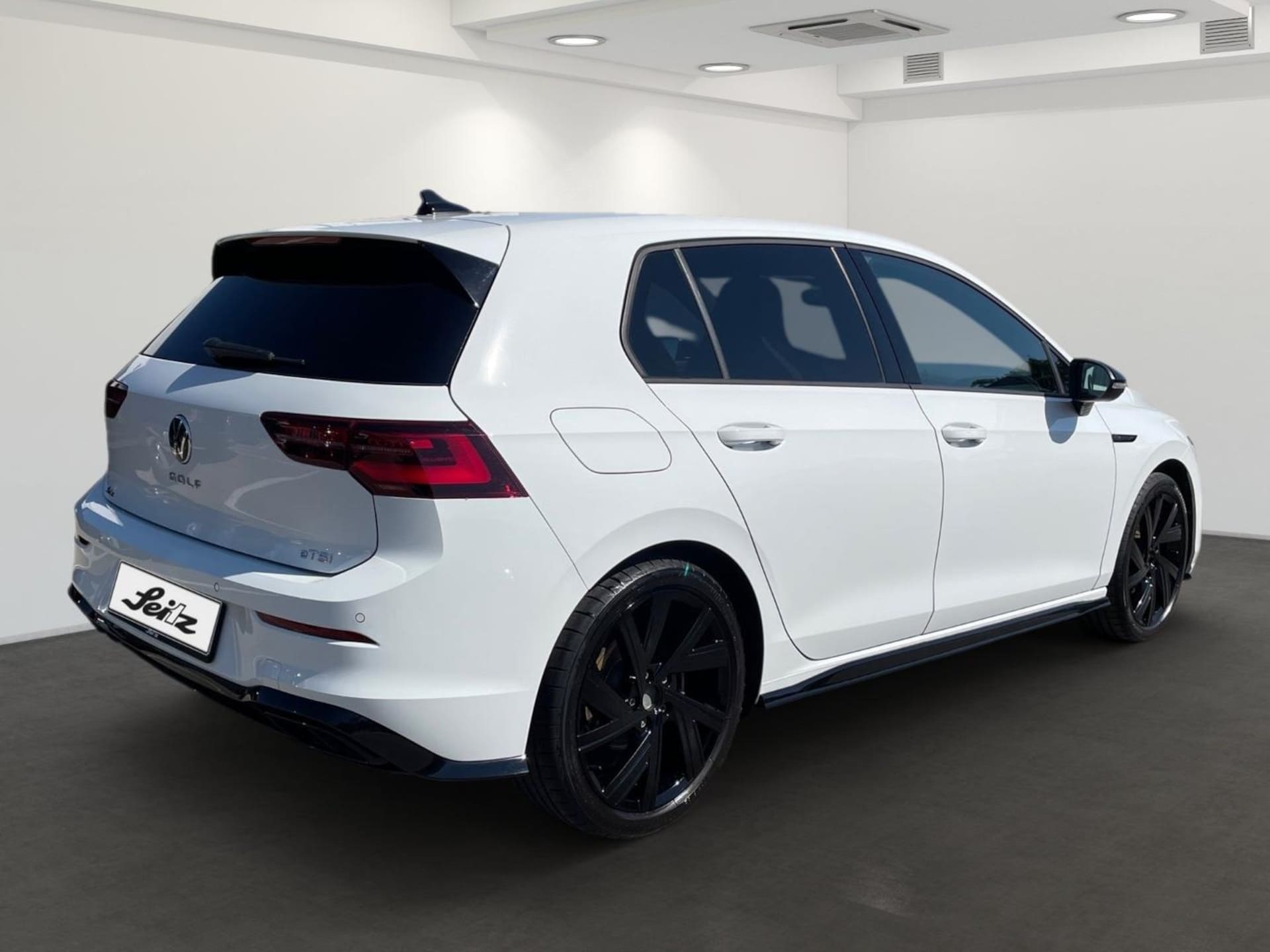 Volkswagen Golf R-Line