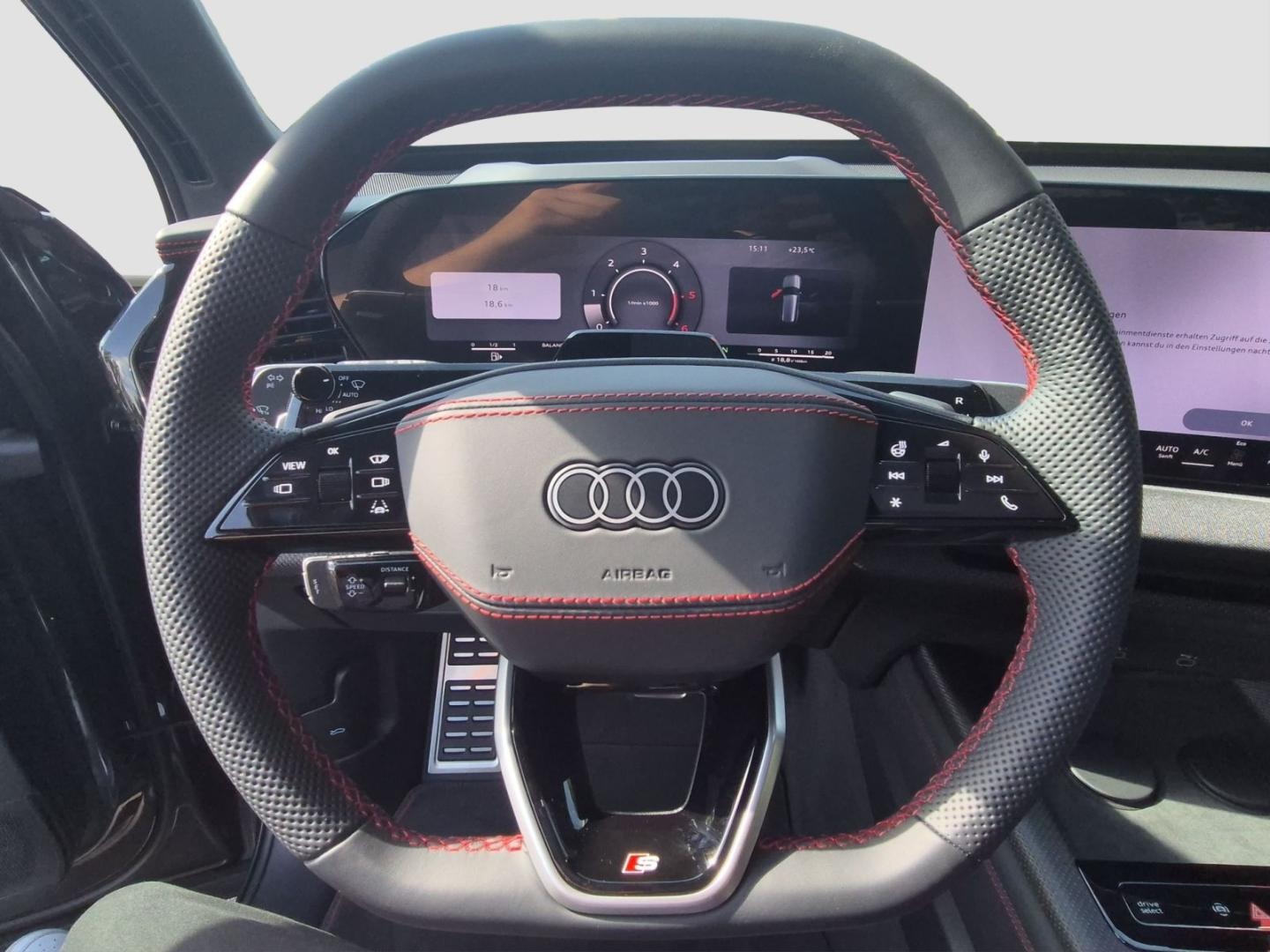 Bild über Audi Q7 SUV TDI quattro 220 kW tiptronic - für weitere Informationen kontaktieren Sie den Audi Partner