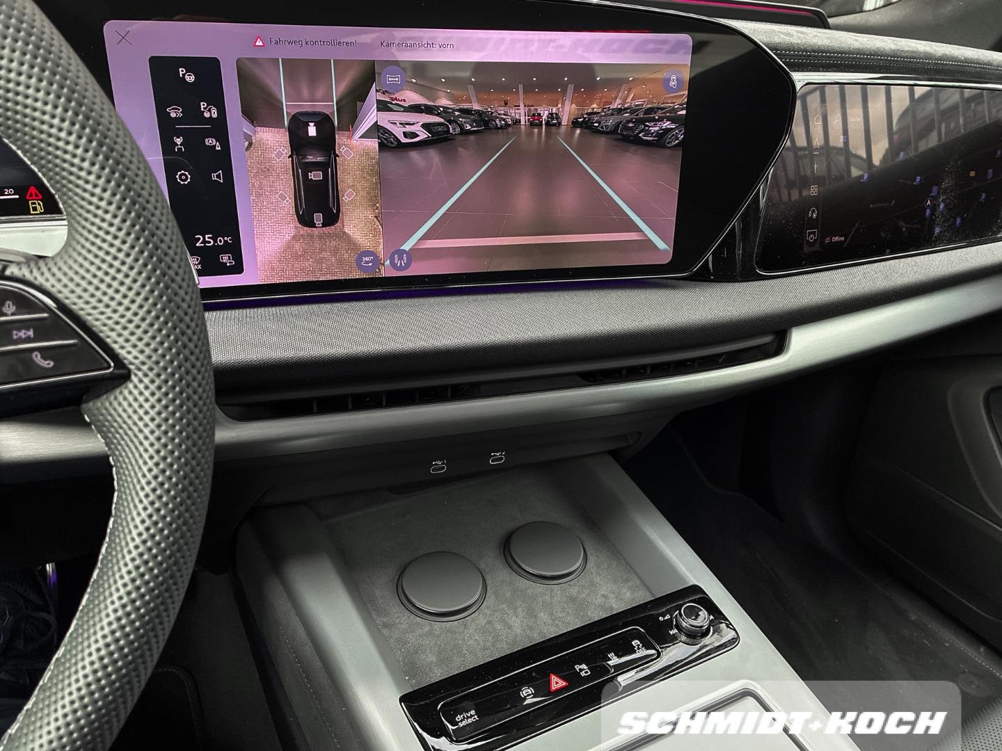 Bild über Audi Q7 SUV TDI quattro 220 kW tiptronic - für weitere Informationen kontaktieren Sie den Audi Partner