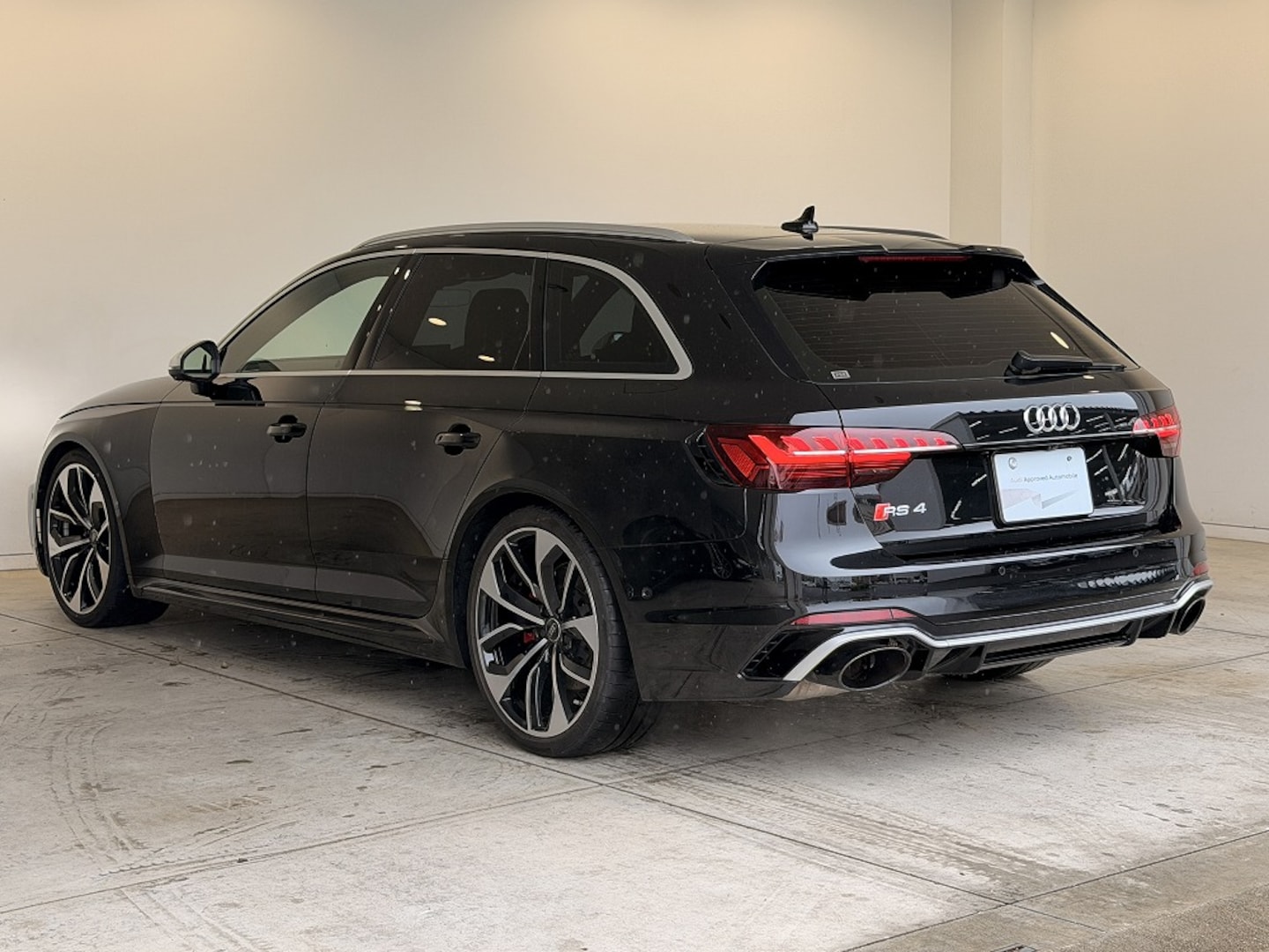 Audi RS 4 Avant RS 4 Avant for more details contact your dealer