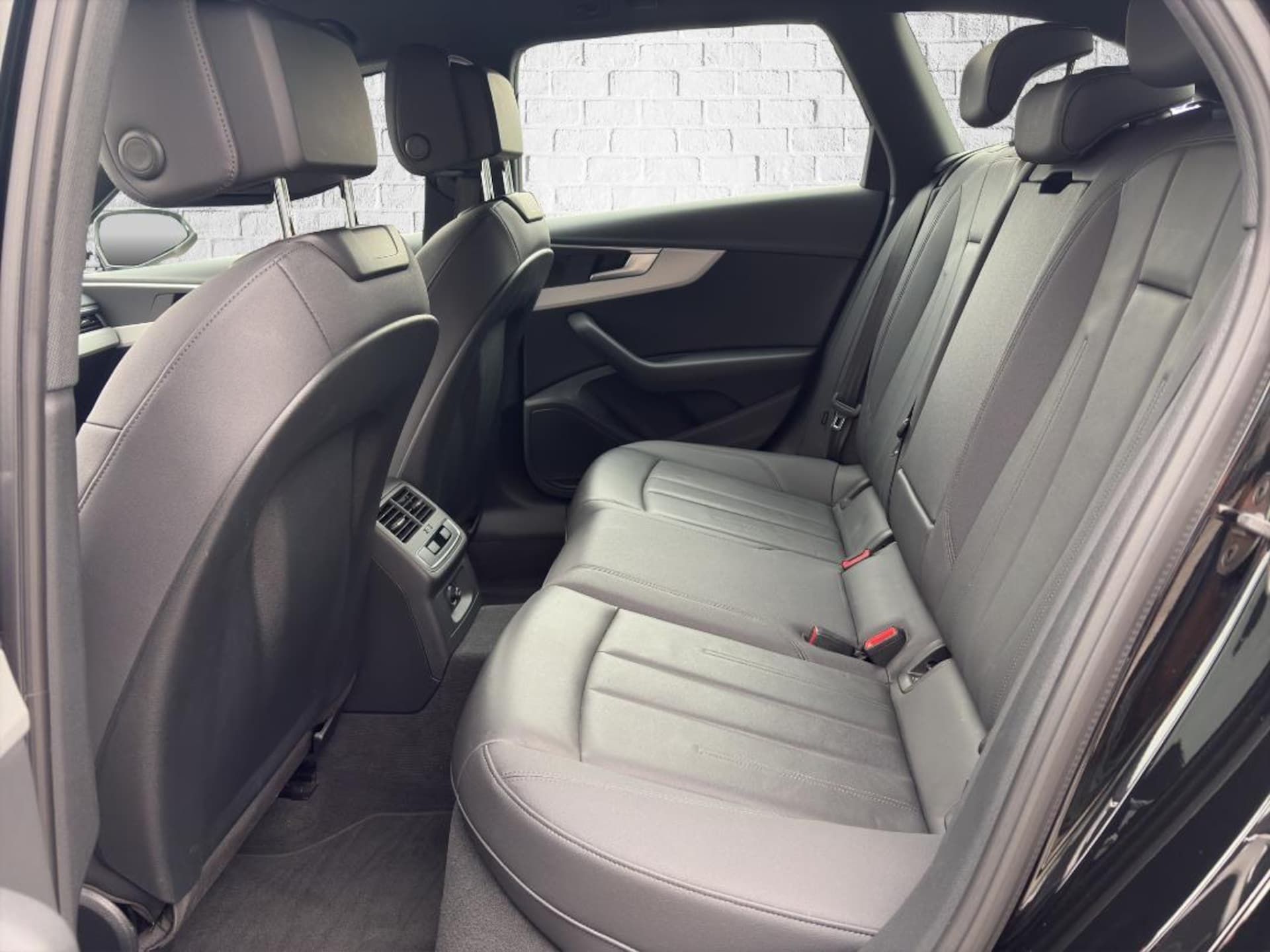 Audi A4 Avant S line