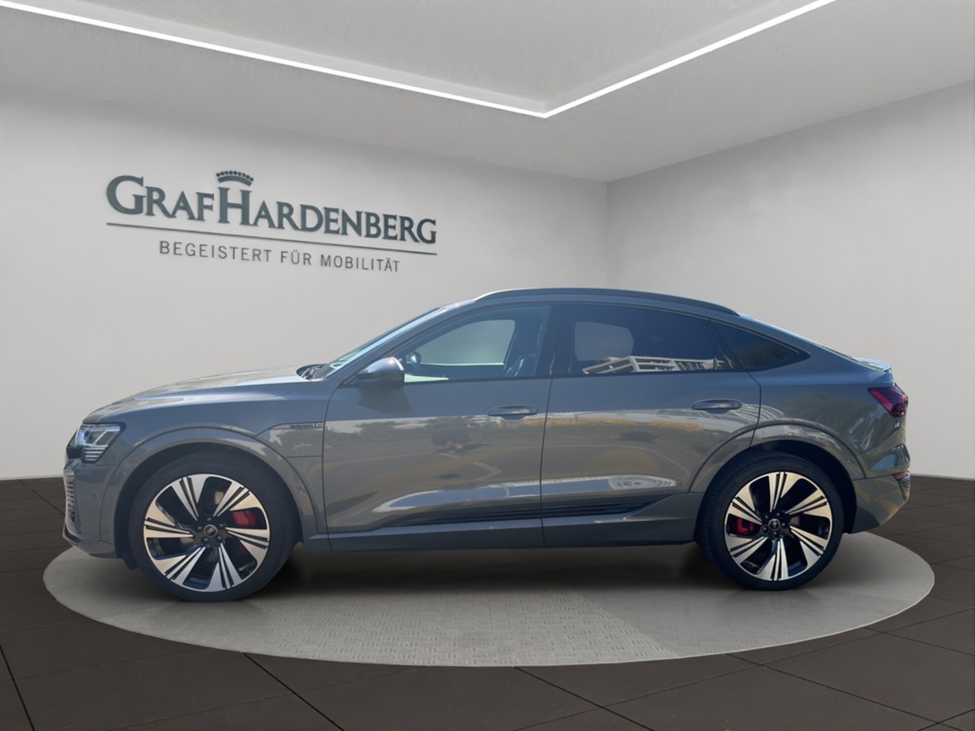 Audi Q8 Sportback e-tron S line