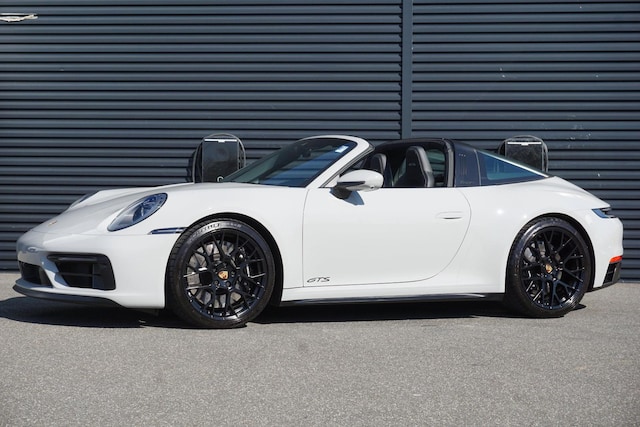 Photo of 2023 Porsche 