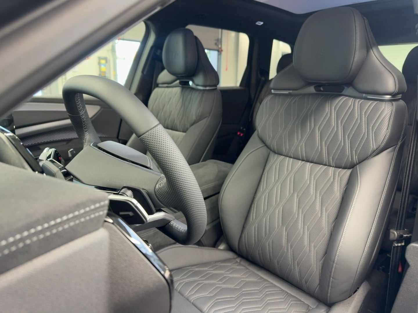Bild über Audi Q7 SUV TDI quattro 220 kW tiptronic - für weitere Informationen kontaktieren Sie den Audi Partner