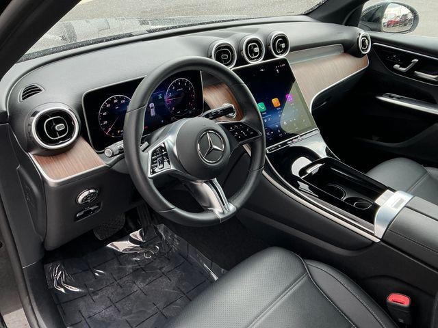 2025 Mercedes-Benz GLC 300