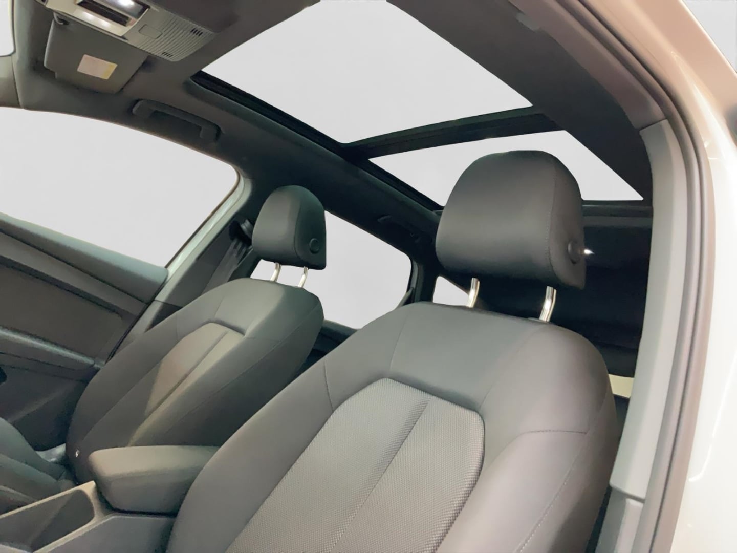 Bild über Audi Q4 e-tron 40 e-tron - für weitere Informationen kontaktieren Sie den Audi Partner