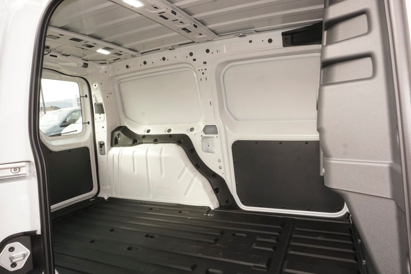 Volkswagen Caddy Maxi Cargo – Bild 10