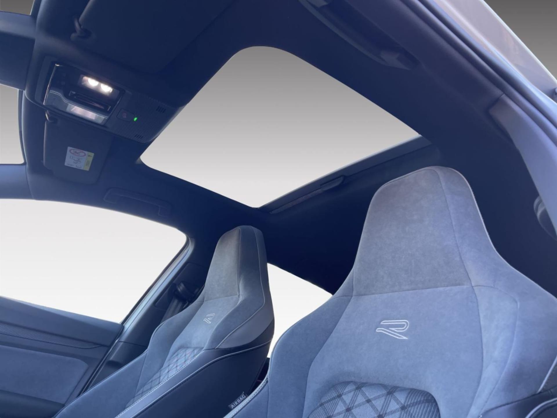 Volkswagen Golf R-Line