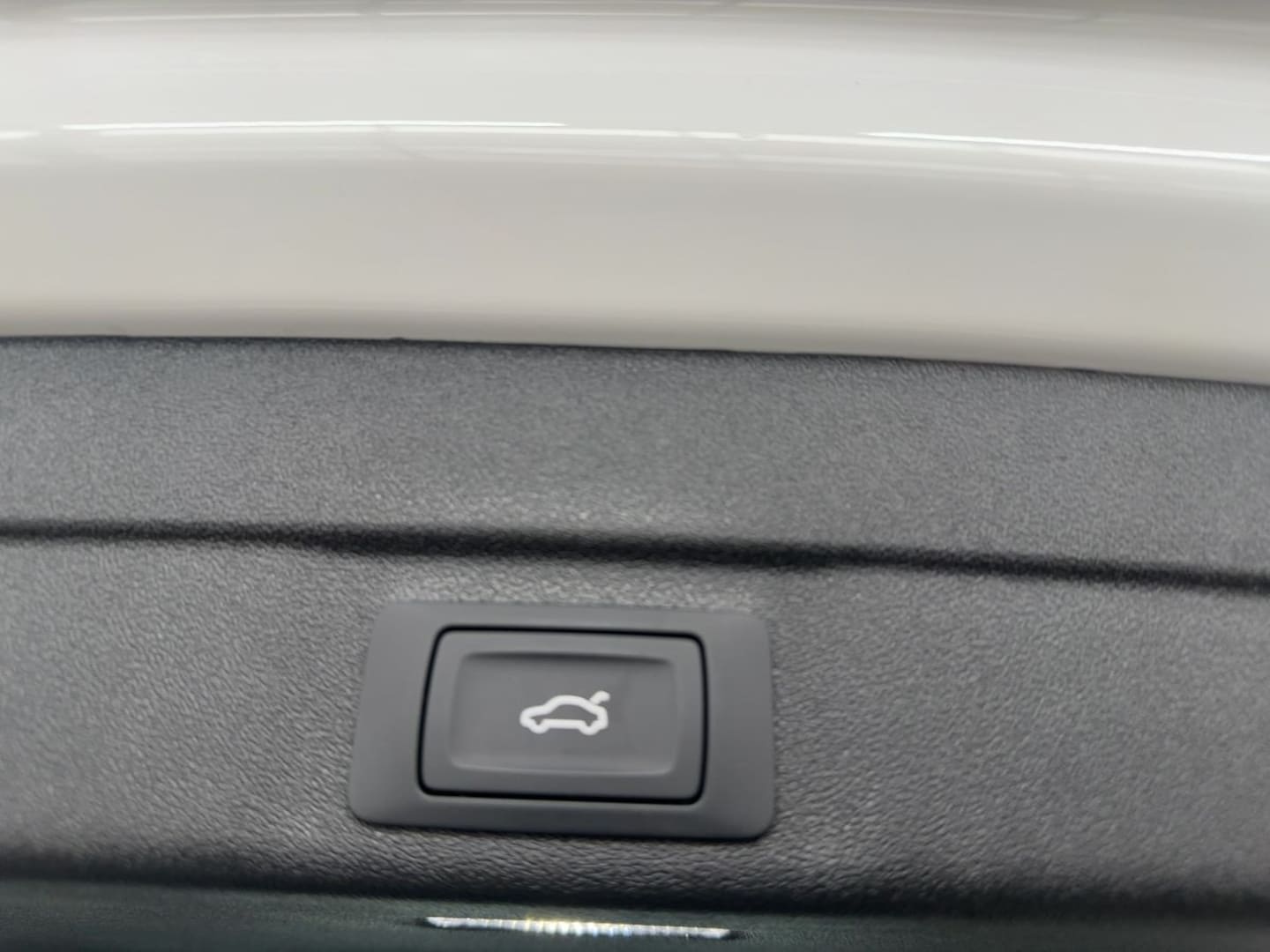 Bild über Audi A5 Avant e-hybrid e-hybrid quattro 220 kW S tronic - für weitere Informationen kontaktieren Sie den Audi Partner