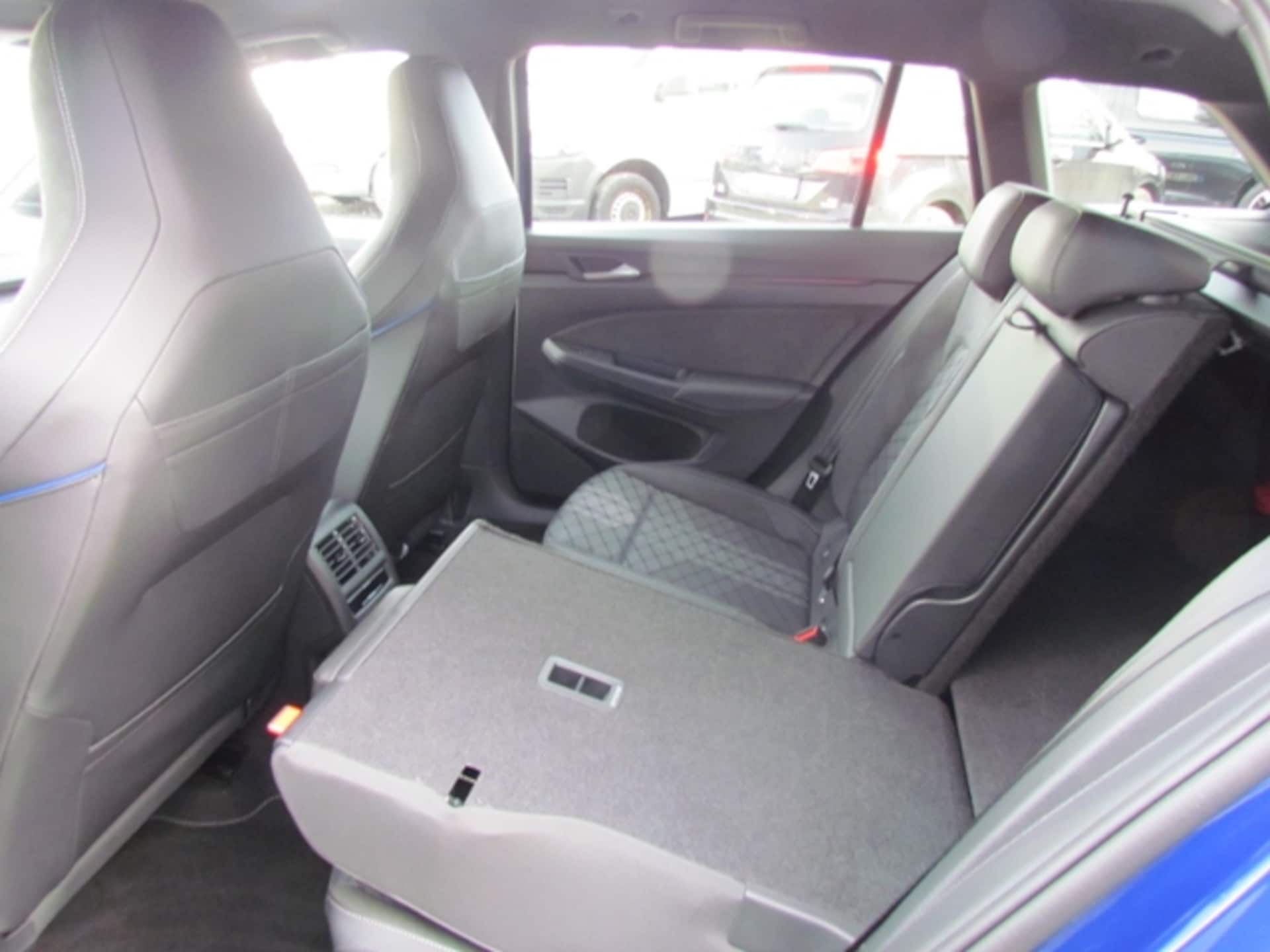 Volkswagen Golf Variant R-Line