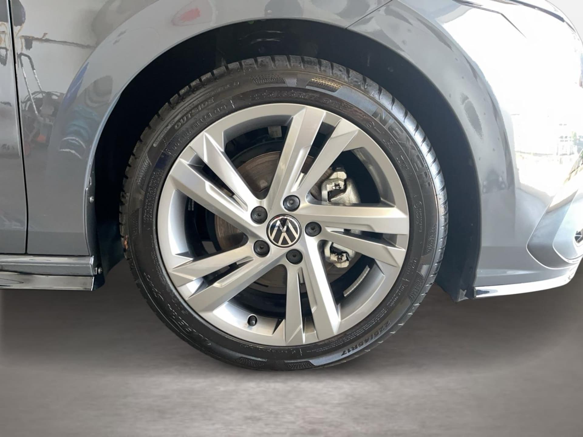 Volkswagen Golf R-Line
