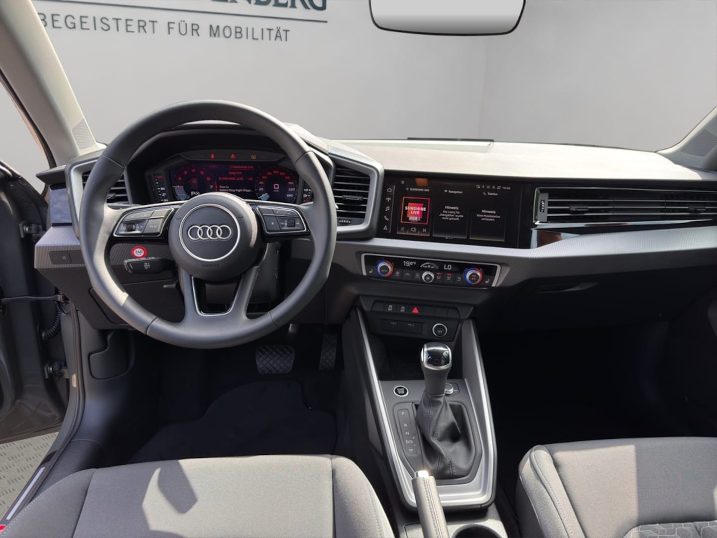 Bild über Audi A1 Sportback S line 25 TFSI S tronic - für weitere Informationen kontaktieren Sie den Audi Partner