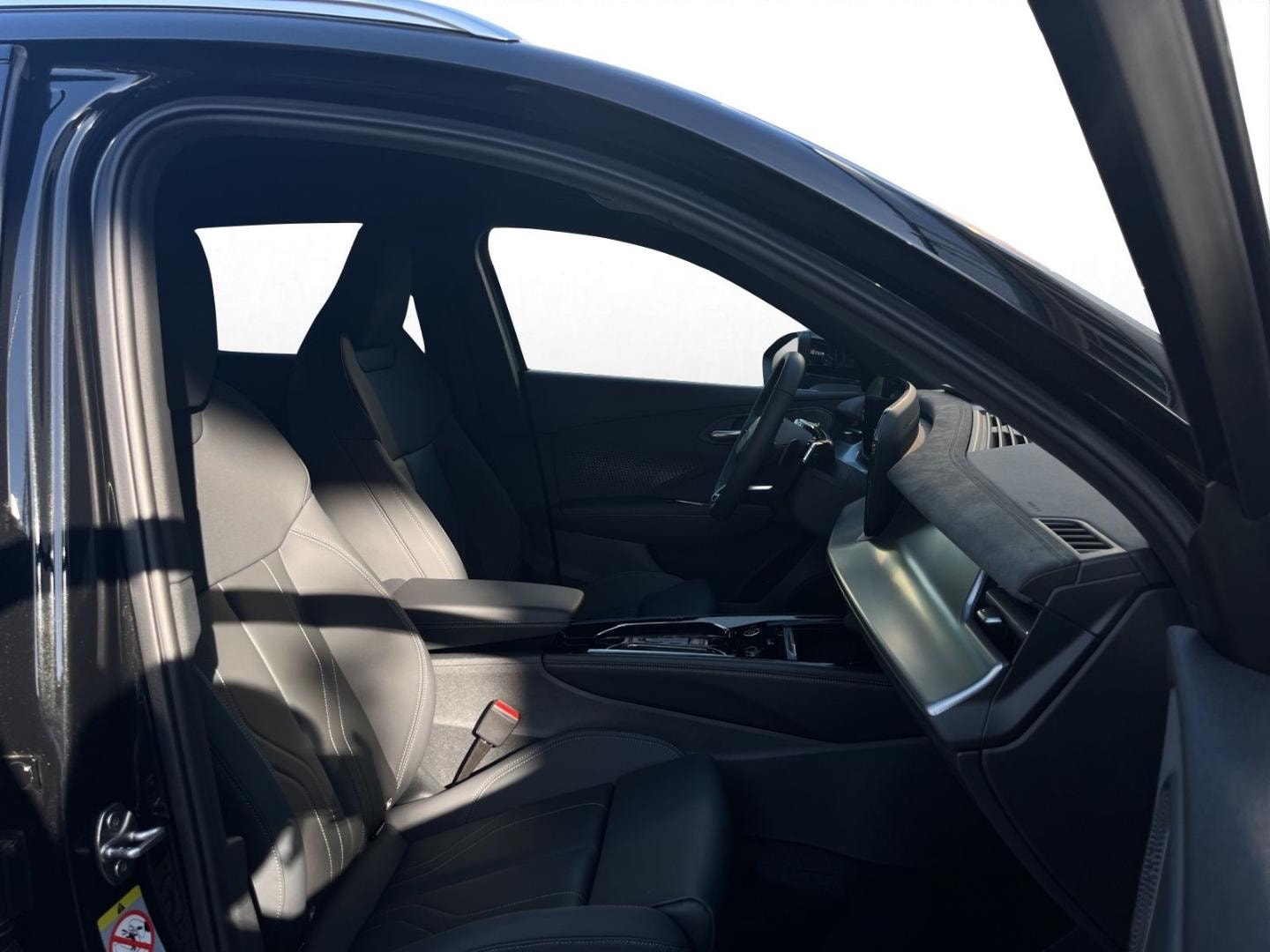 Bild über Audi Q3 SUV TFSI quattro 195 kW S tronic - für weitere Informationen kontaktieren Sie den Audi Partner