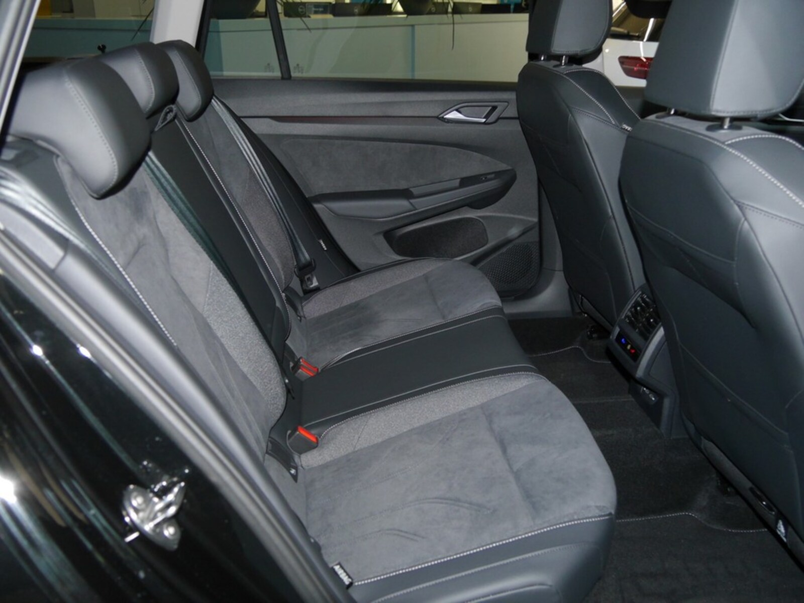 Volkswagen Golf Variant – Bild 7