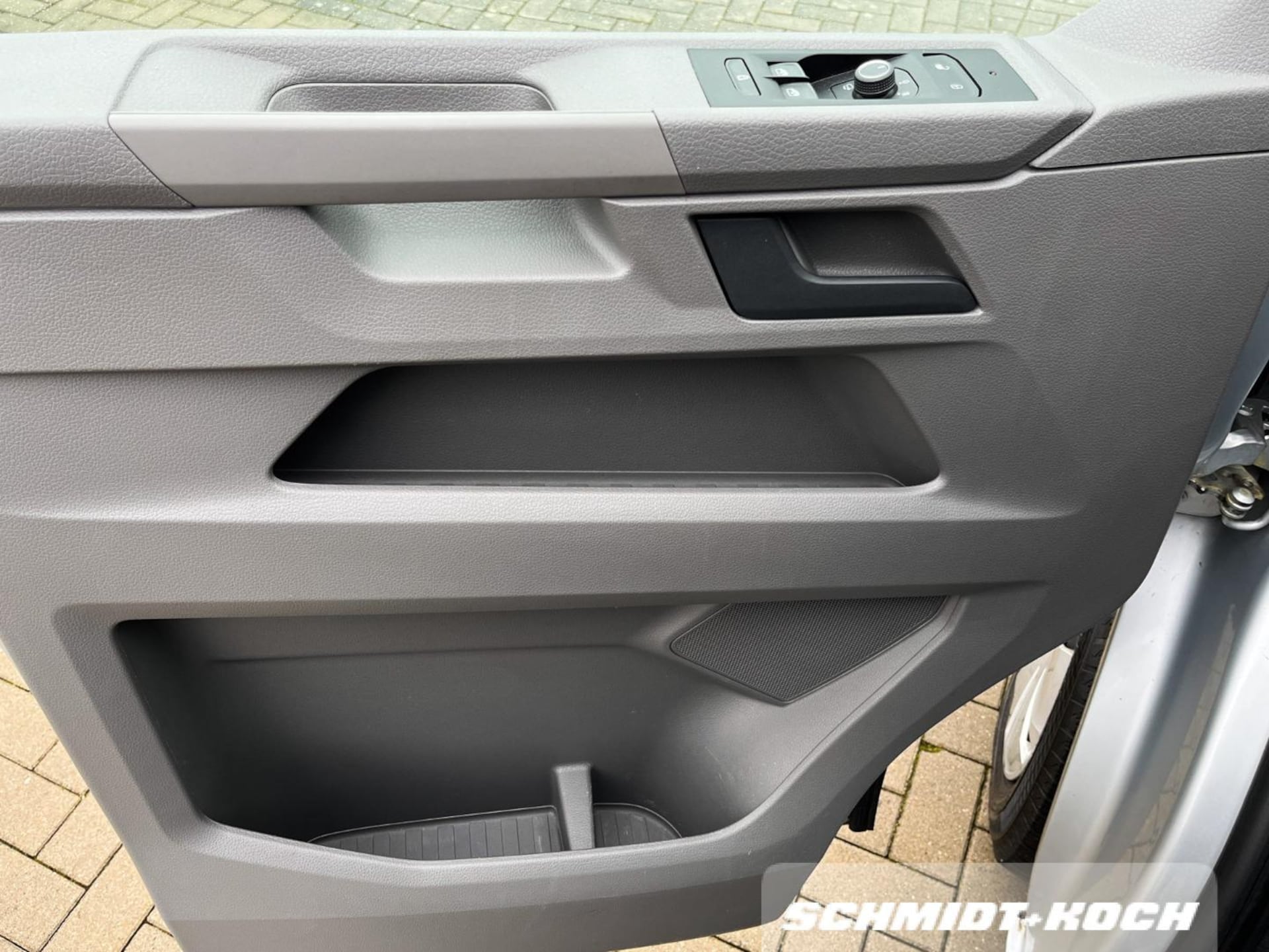 Volkswagen T6.1 Transporter Kombi langer Radstand
