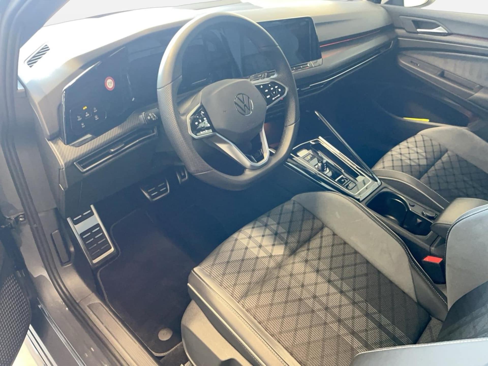 Volkswagen Golf R-Line