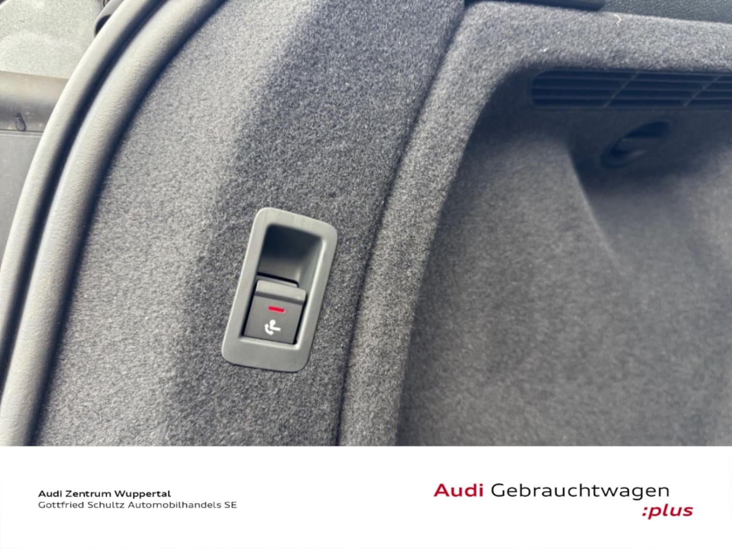 Bild über Audi A4 Avant S line 40 TFSI quattro S tronic - für weitere Informationen kontaktieren Sie den Audi Partner