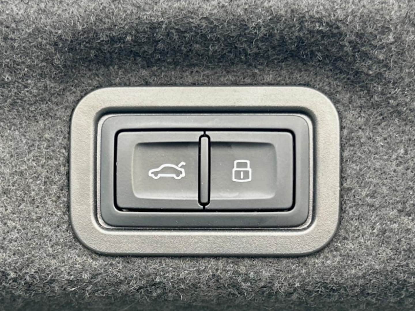 Bild über Audi A6 Limousine TDI 150 kW S tronic - für weitere Informationen kontaktieren Sie den Audi Partner
