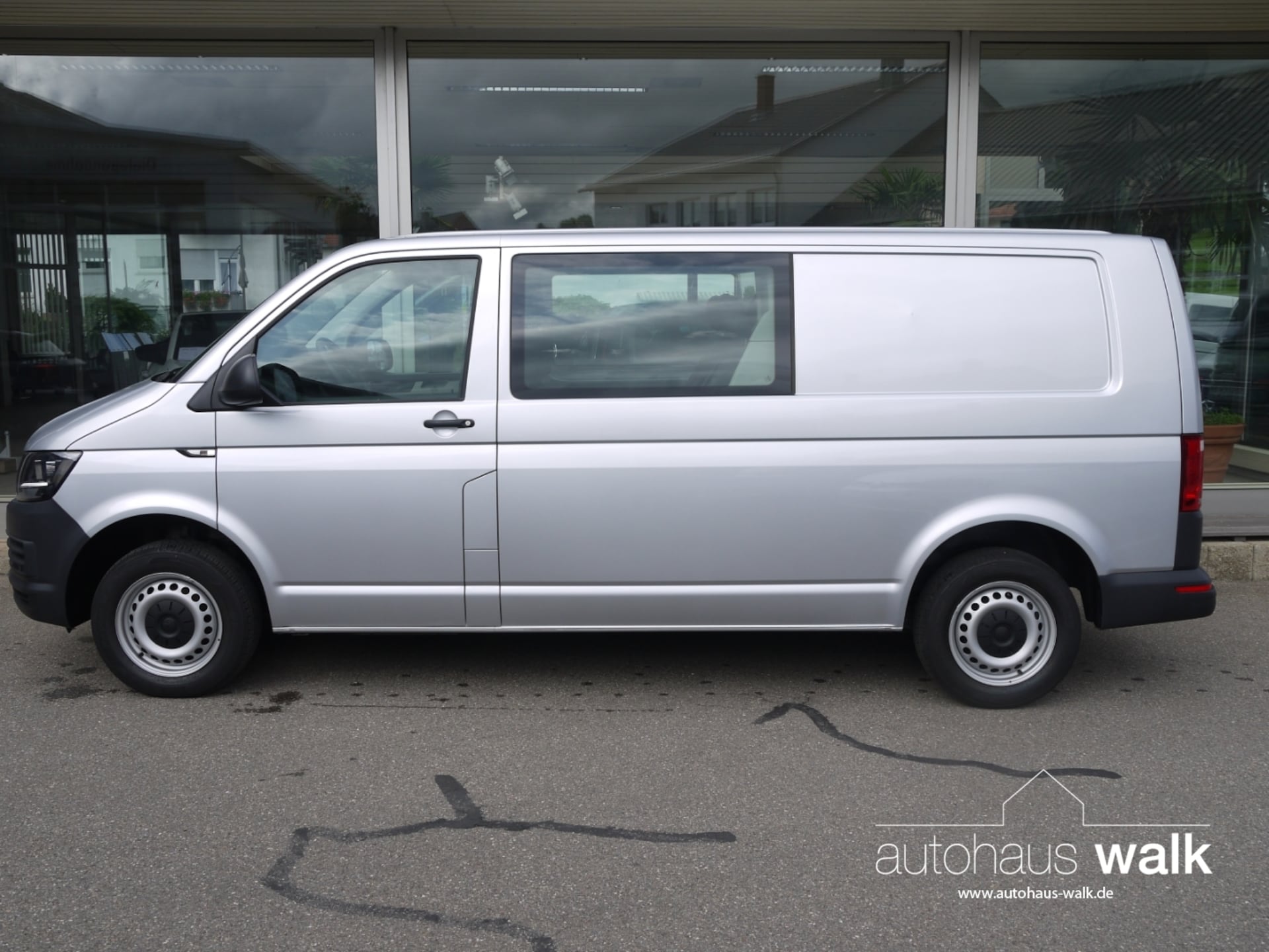 Volkswagen T6 Transporter Kasten langer Radstand