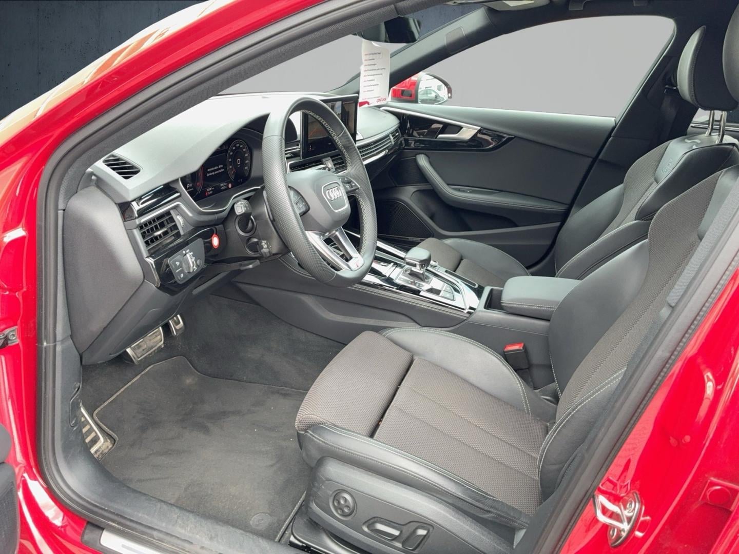 Bild über Audi A4 Avant S line 40 TFSI S tronic - für weitere Informationen kontaktieren Sie den Audi Partner