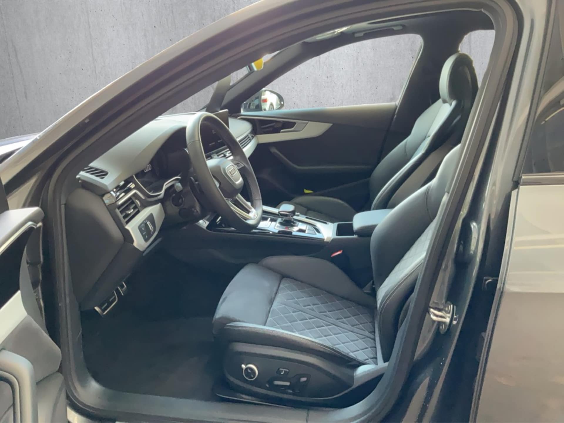 Audi A4 Avant S line