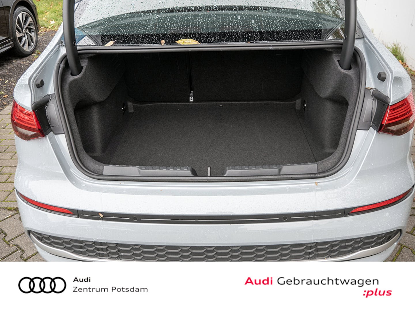 Bild über Audi A3 Limousine 30 TFSI S tronic - für weitere Informationen kontaktieren Sie den Audi Partner