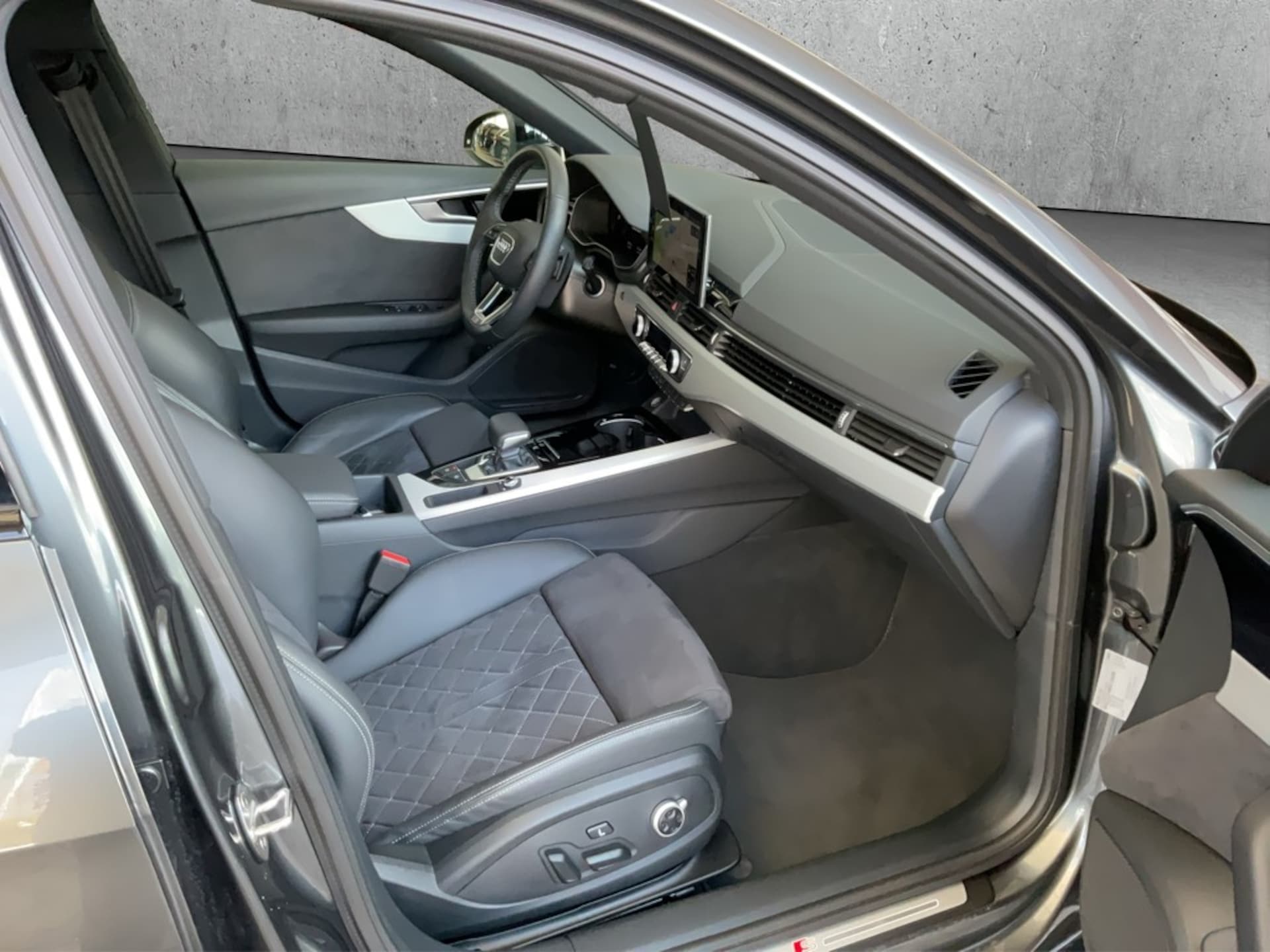 Audi A4 Avant S line